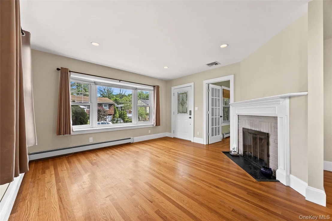 Photo of 15 Pershing Avenue