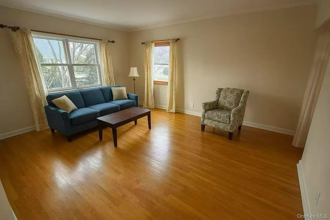 Photo of 243 Cushing Avenue