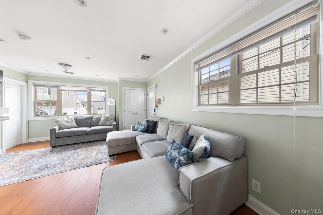 Photo of 1137 Washington Place