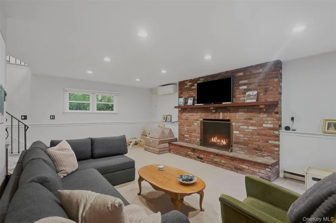 Photo of 136 Hustis Road
