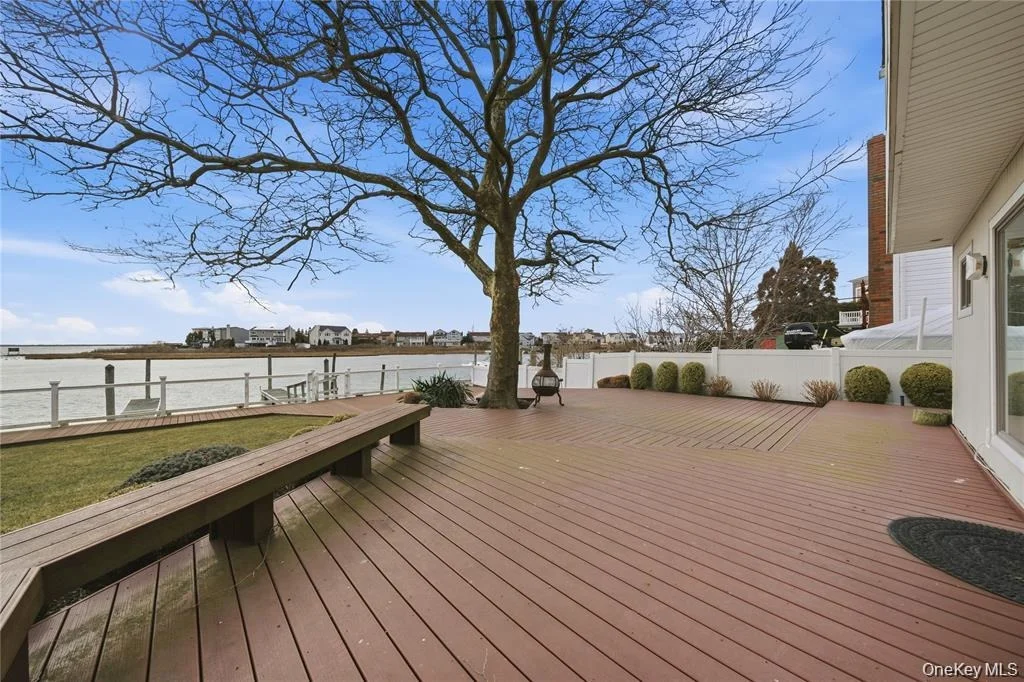 Photo of 3094 Riverside Drive