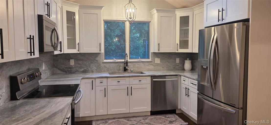 Photo of 522 Moriches Road