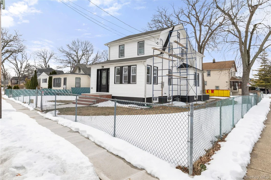 Photo of 67 Ellison Avenue