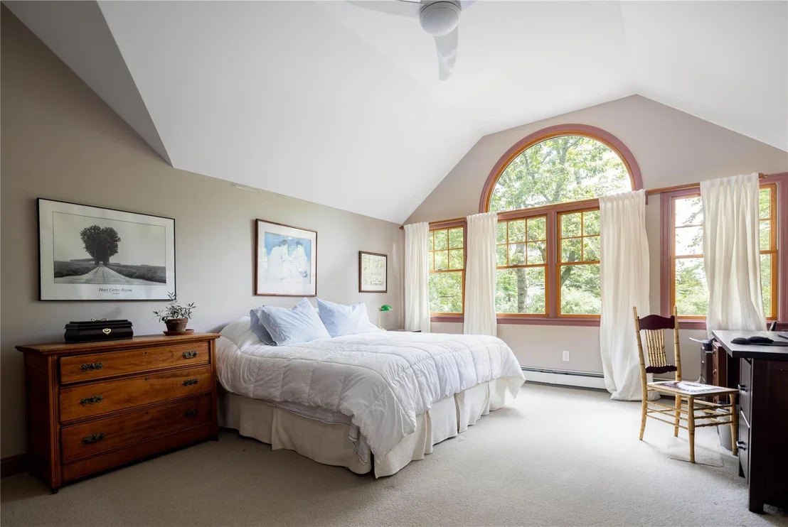 Photo of 2860 Pine Tree Road