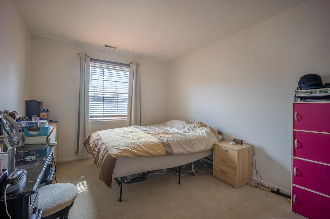 Photo of Unit F at 901 Commons Way