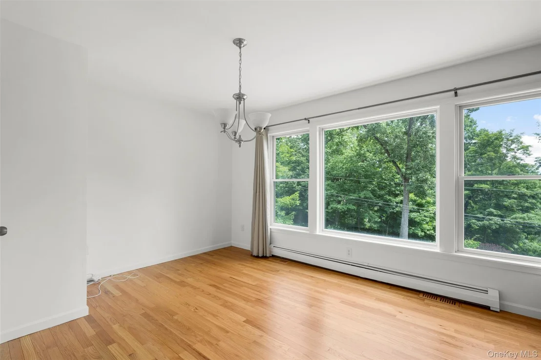 Photo of 109 Tanglewylde Road