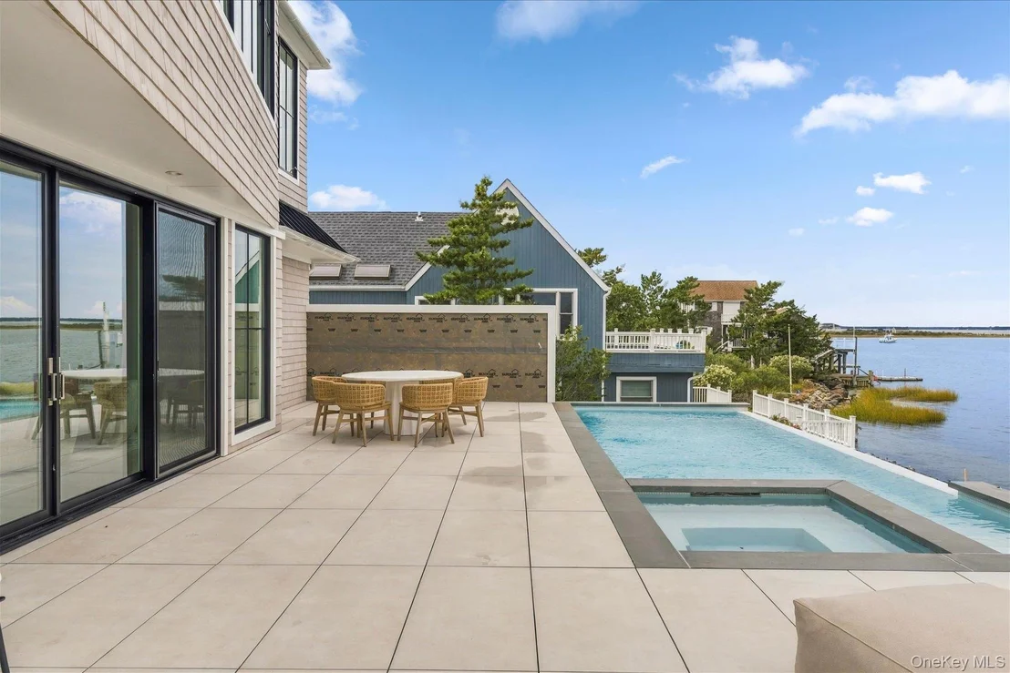 Photo of 498 Dune Road