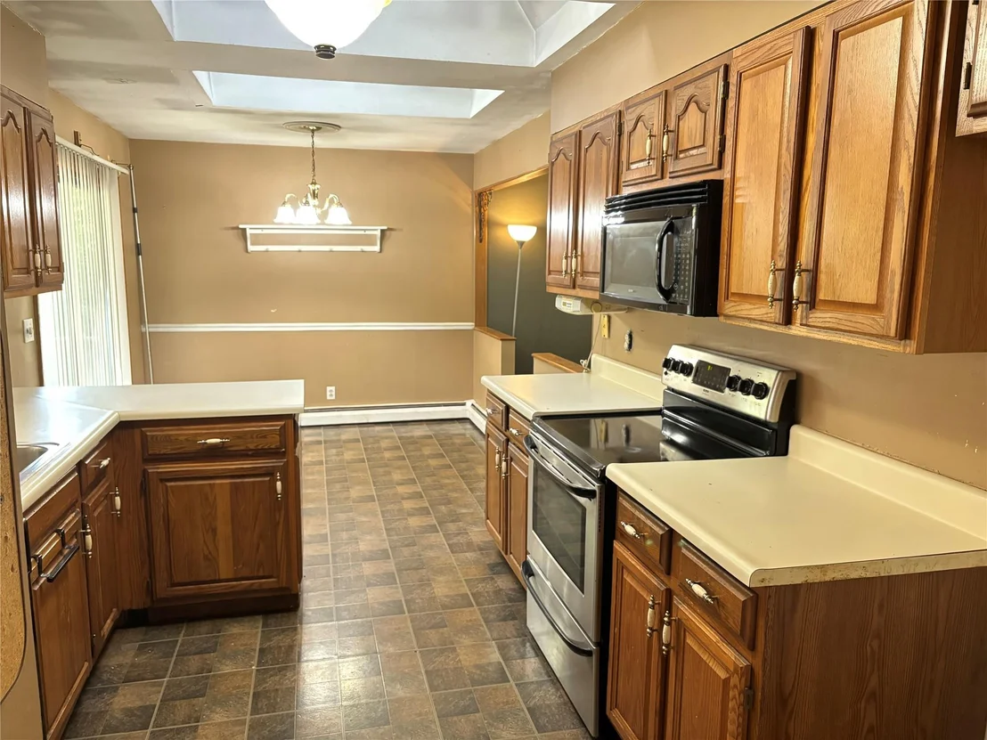 Photo of 10 Fox Hill Road