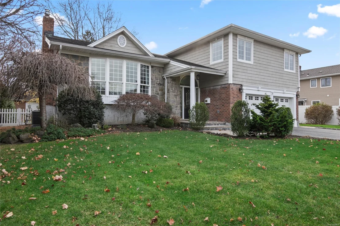 Photo of 25 Saratoga Drive