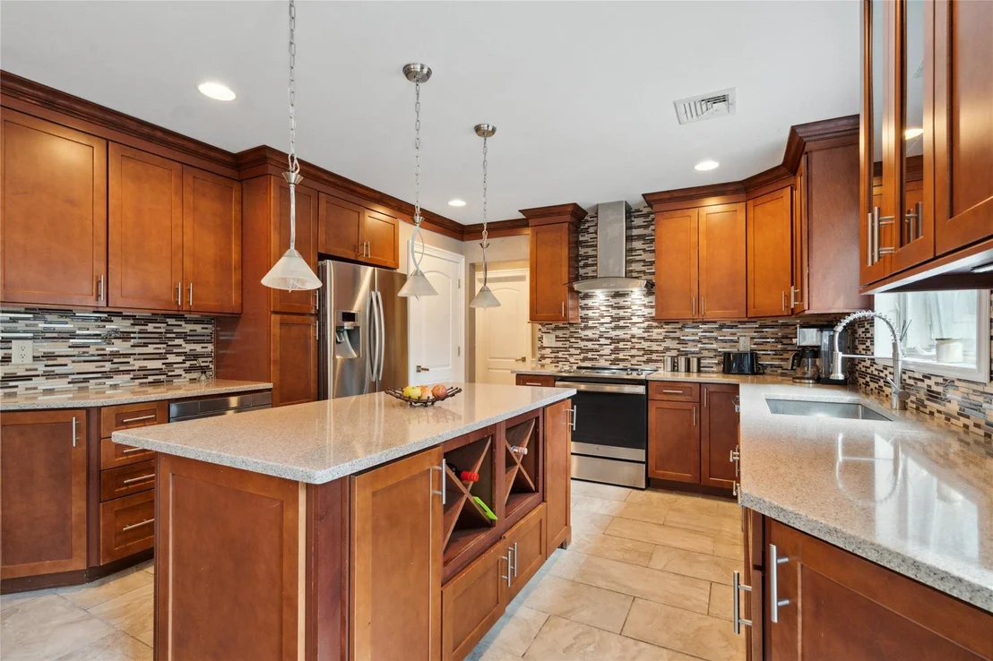Photo of 2126 Cayuga Drive