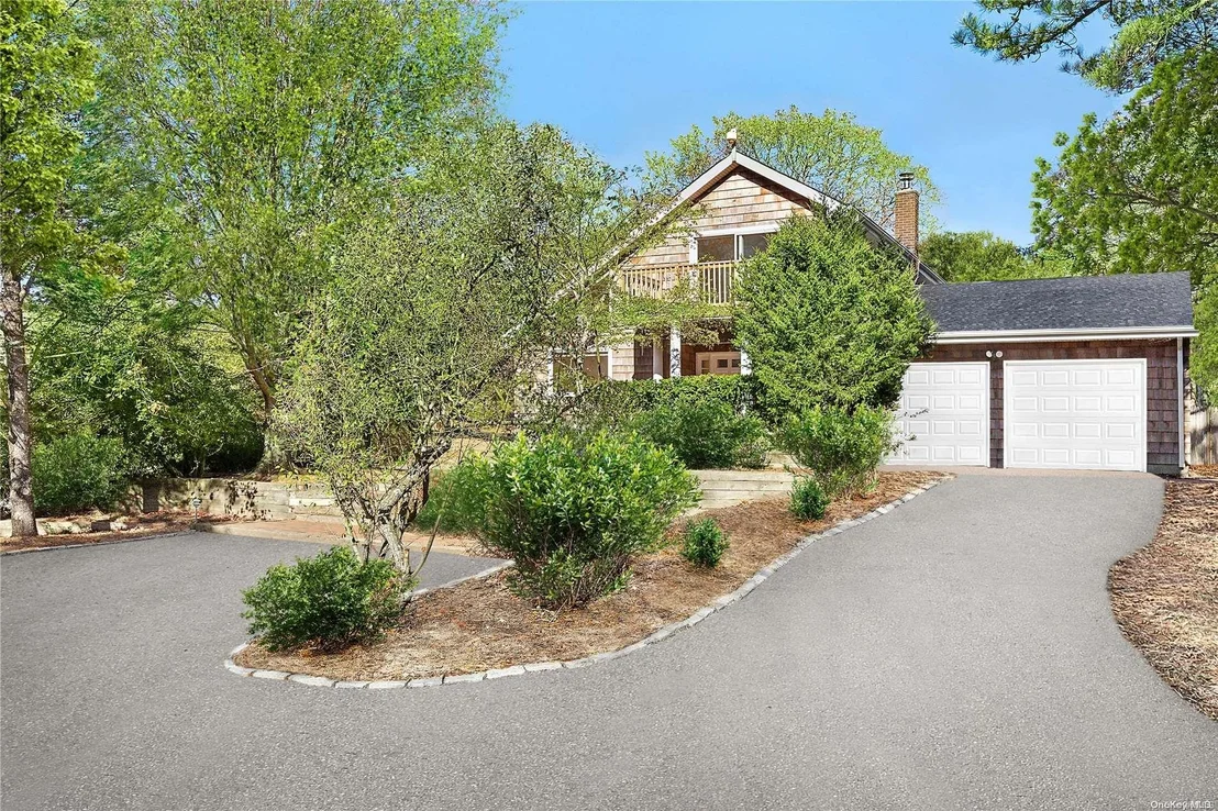 Photo of 16 Peconic Road