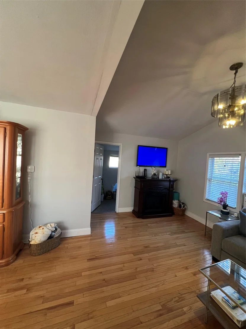 Photo of 907 Americus Avenue