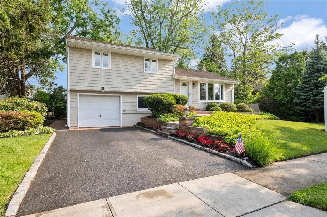 Photo of 7 Knoll Lane