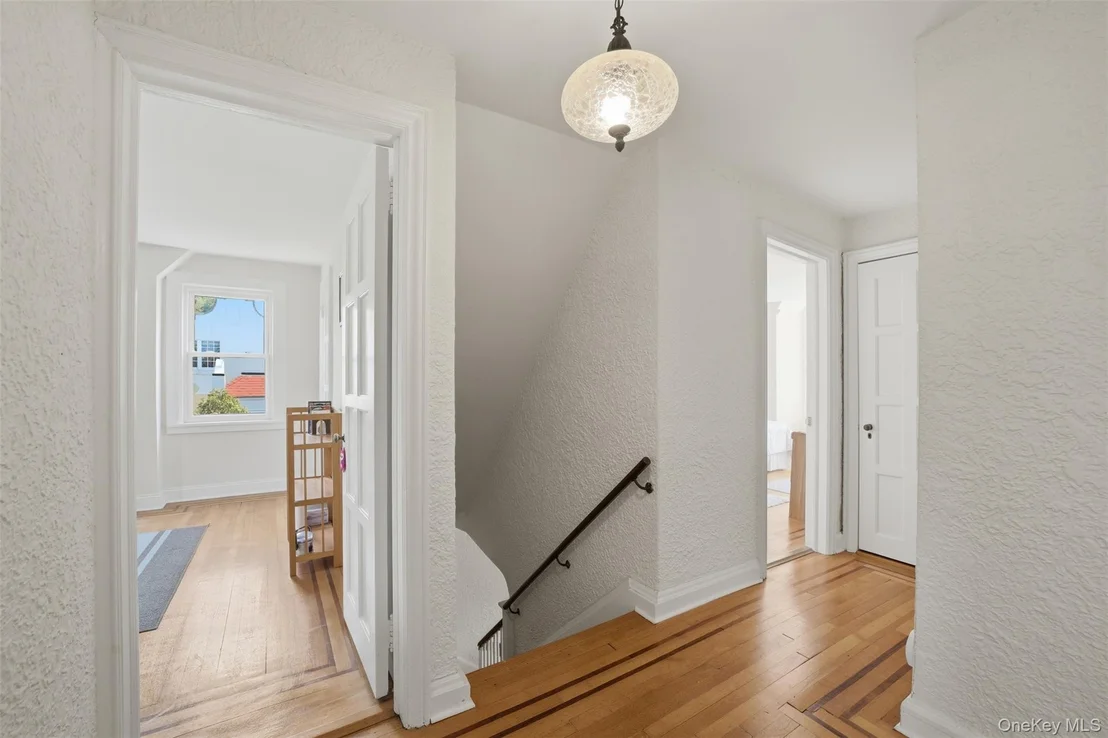 Photo of 930 Grant Avenue