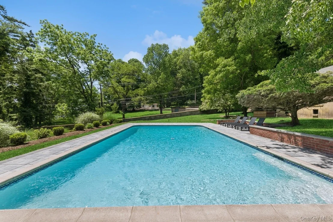 Photo of 15 Lloyd Harbor Road