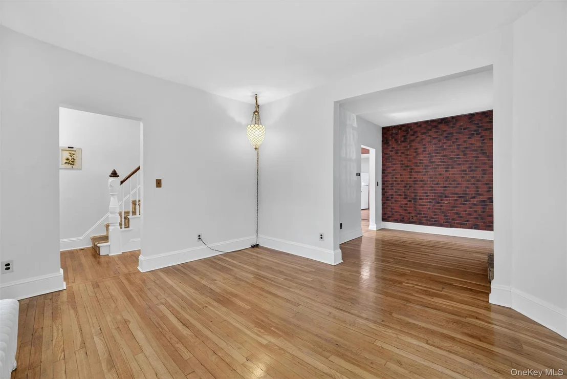 Photo of 33 Maurice Avenue