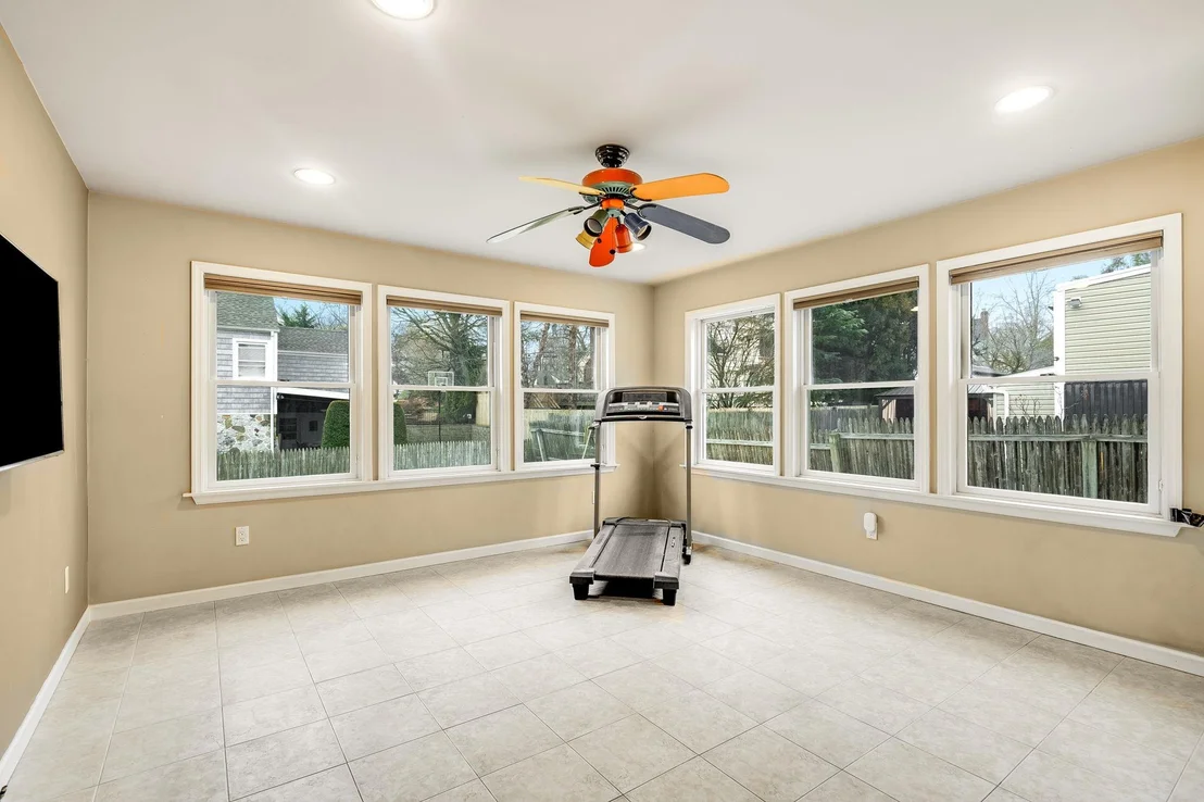 Photo of 9 Adelphi Avenue