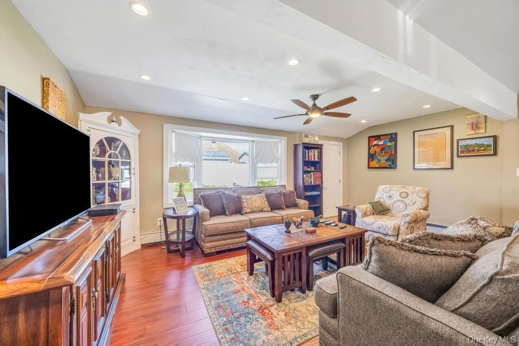 Photo of 142 Blacksmith Road E