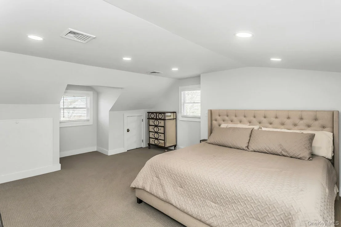 Photo of 991 Ferngate Drive