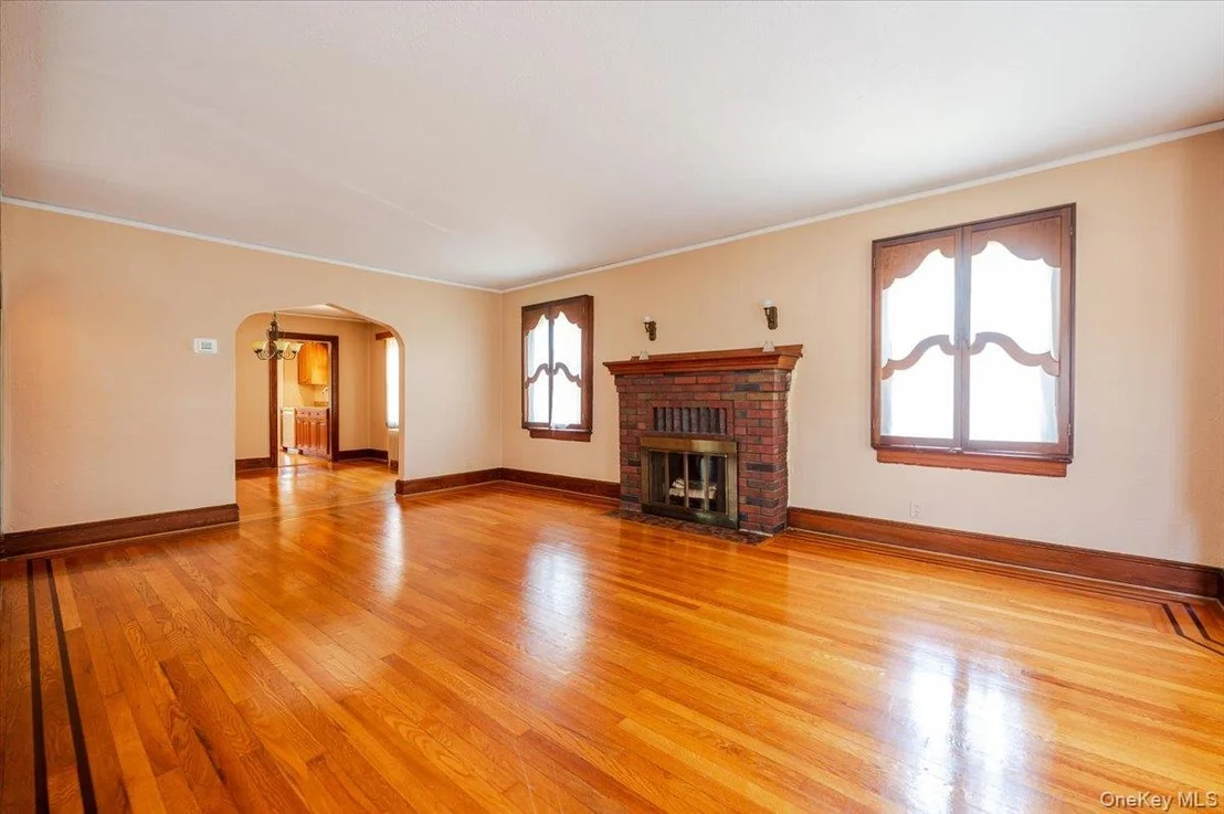 Photo of 715 Iris Street