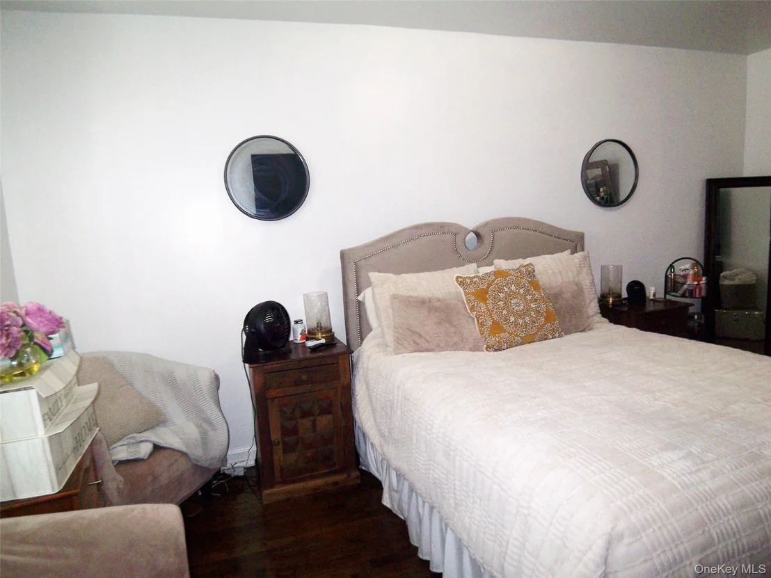 Photo of 4382 Byron Avenue