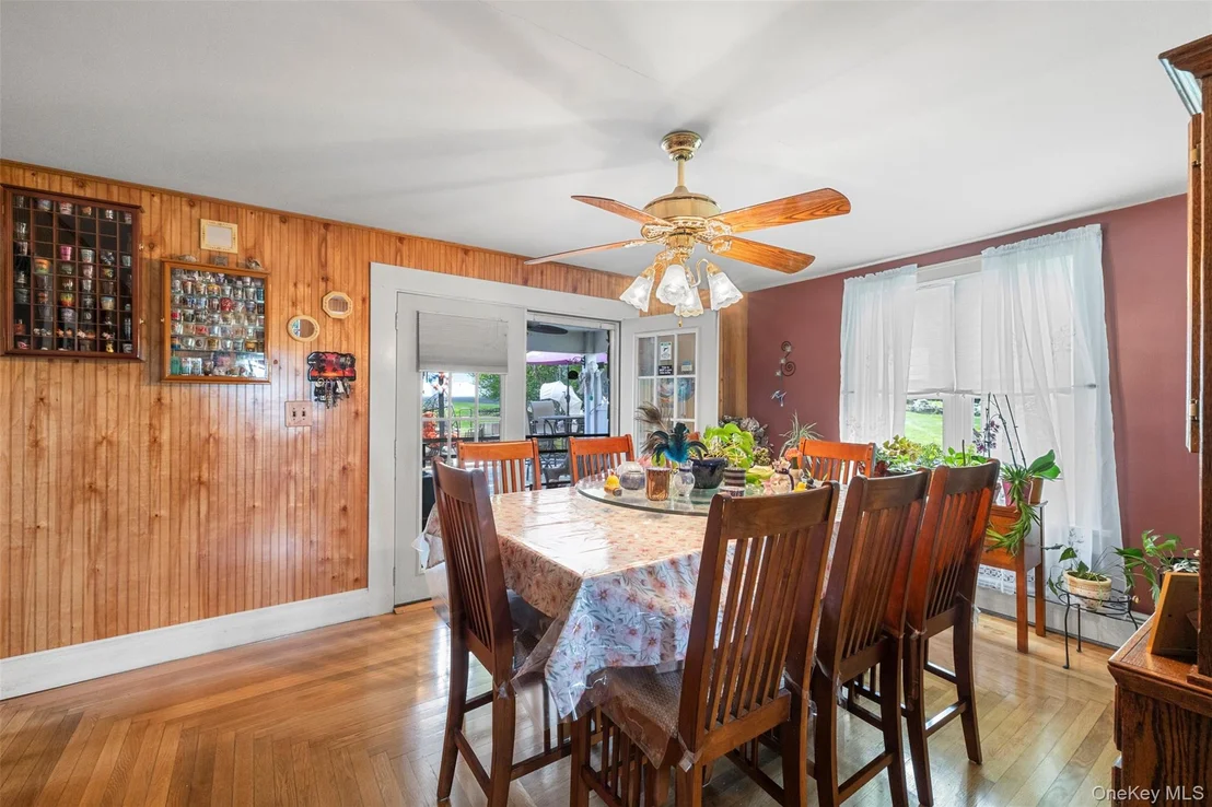 Photo of 421 Orchard Drive