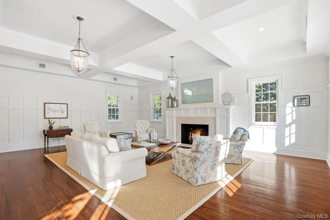 Photo of 880 Forest Avenue