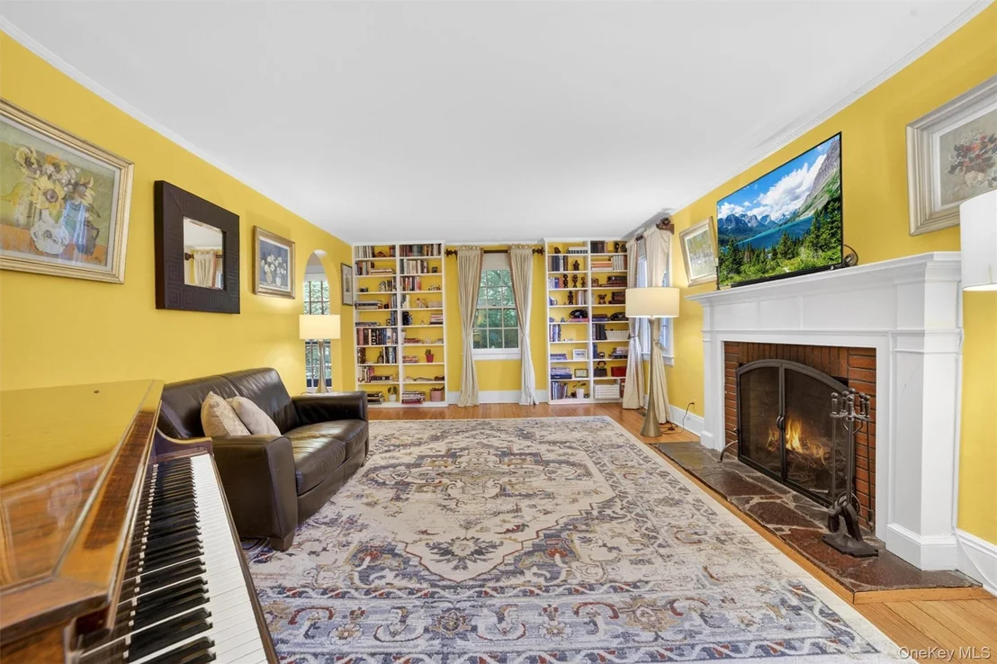 Photo of 77 Edgemont Road