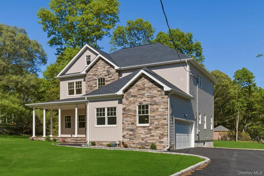 Photo of 95 Grassy Pond Drive