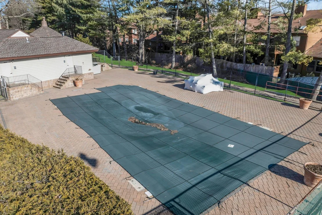Photo of Unit END at 12 Maple Run Drive