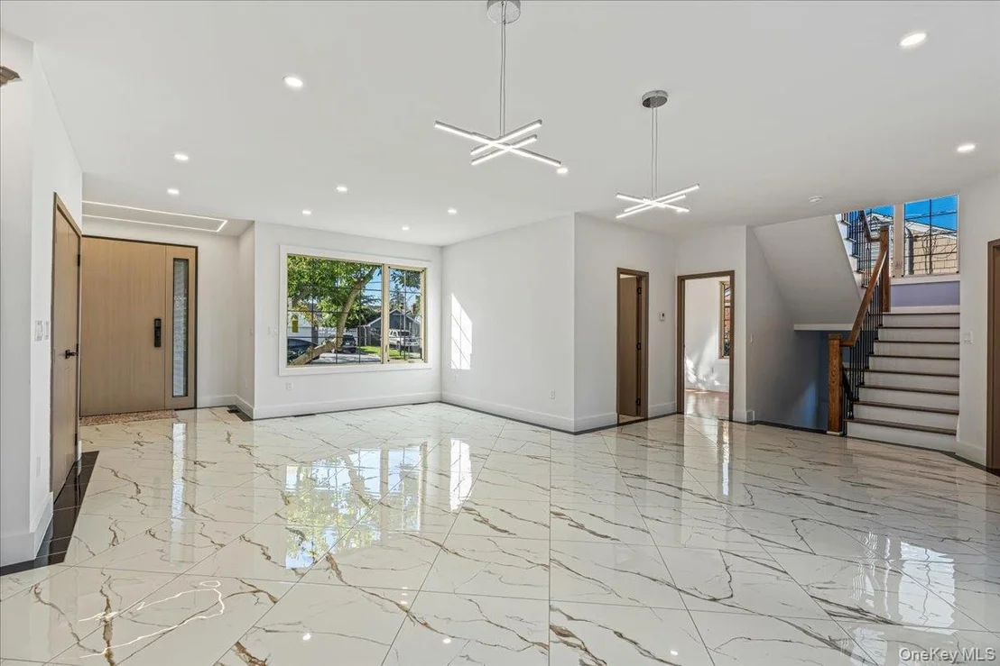 Photo of 740 Willow Road