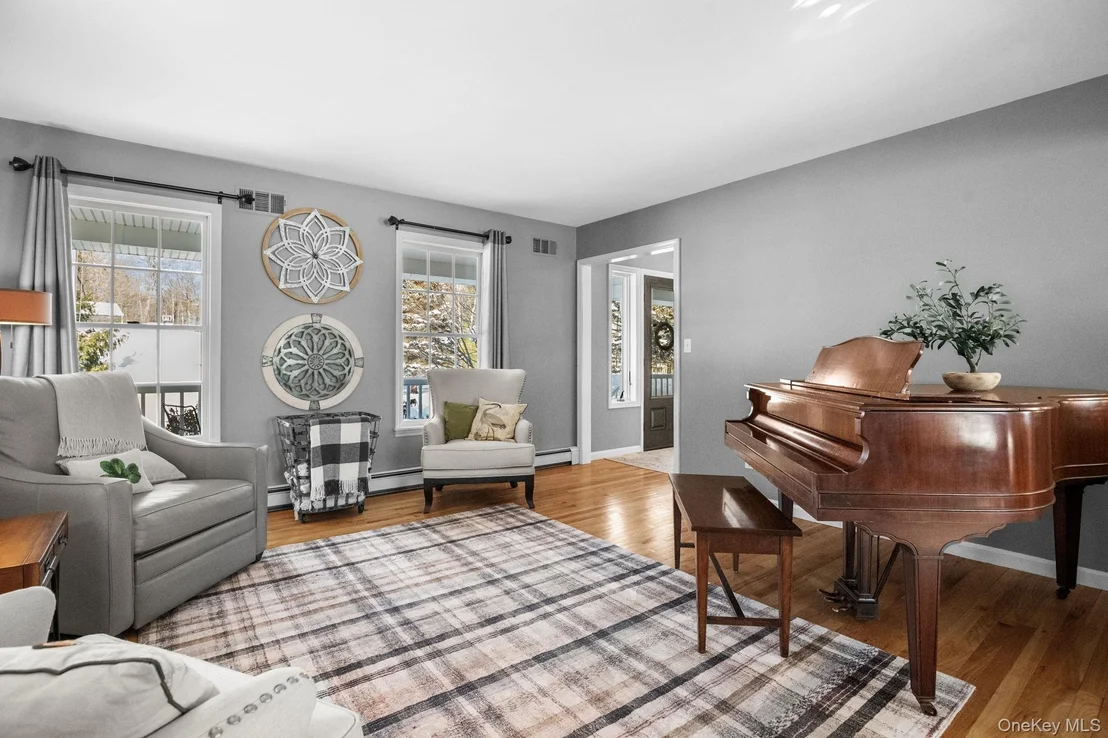 Photo of 6 Ridge Circle