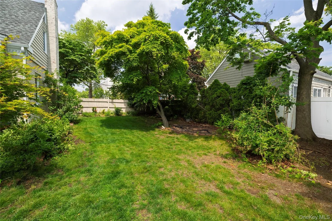 Photo of 21 Maple Street