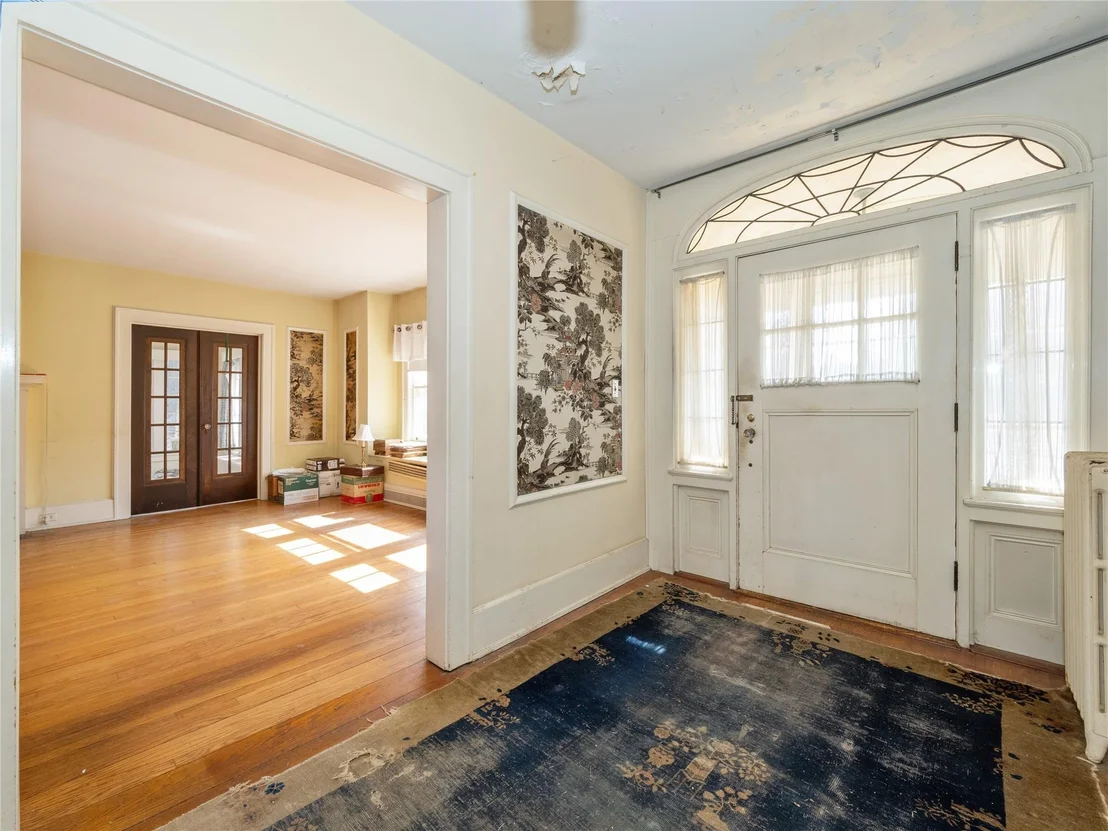 Photo of 20 Adriance Avenue