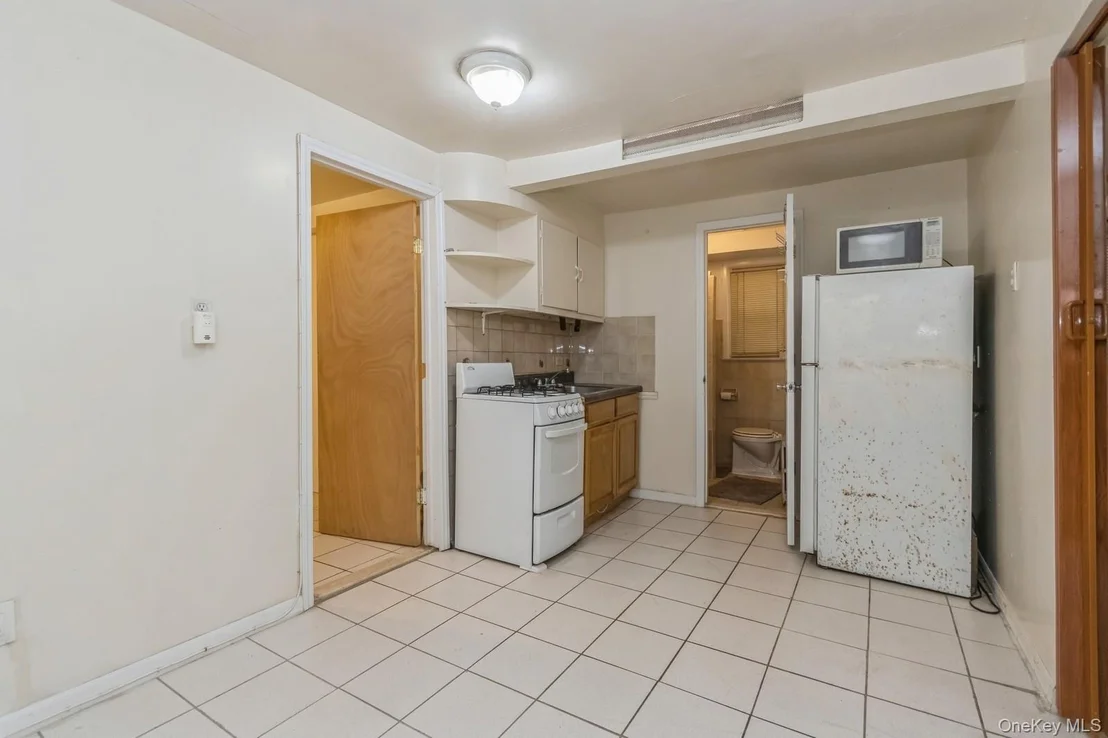 Photo of 4121 Grace Avenue