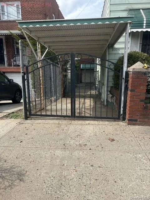 Photo of 3335 hone Avenue
