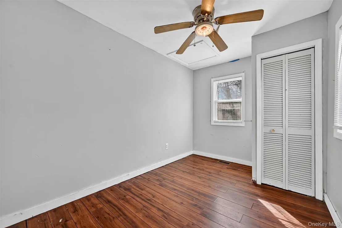Photo of 1187 Burlingham Road