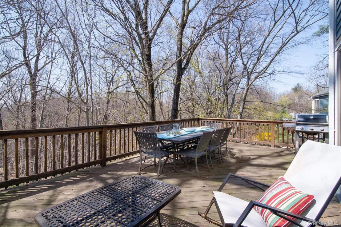 Photo of 153 Fieldpoint Drive