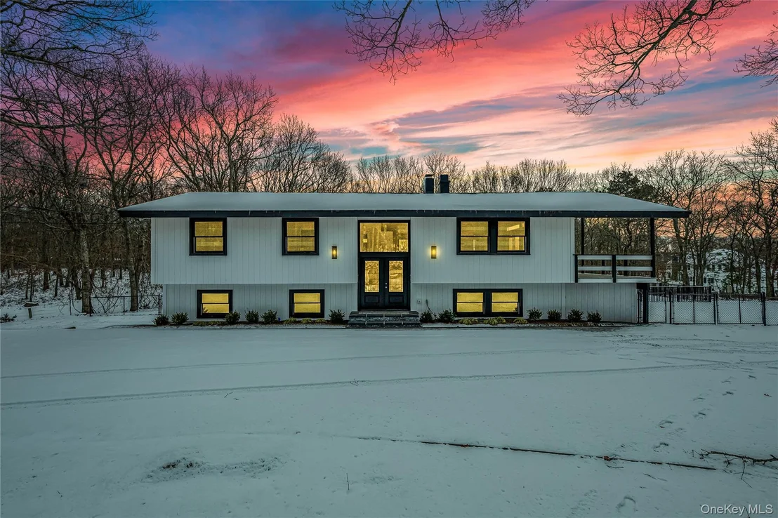 Photo of 105 Old Riverhead Road