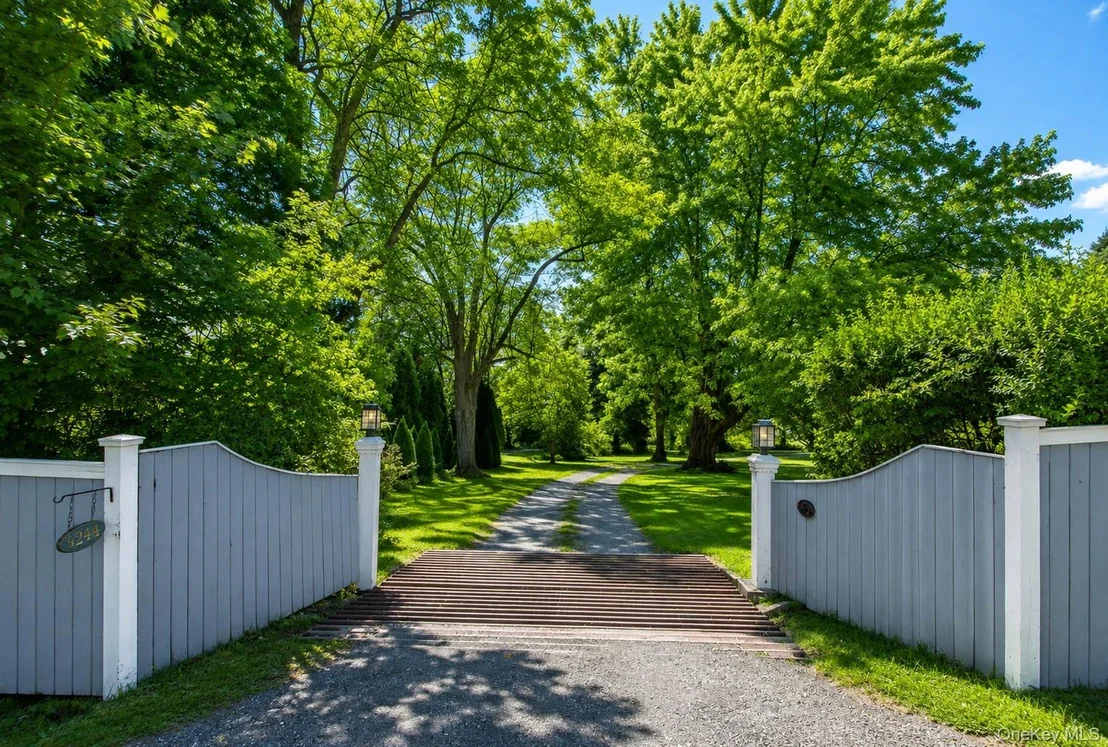 Photo of 3244 Sharon Turnpike