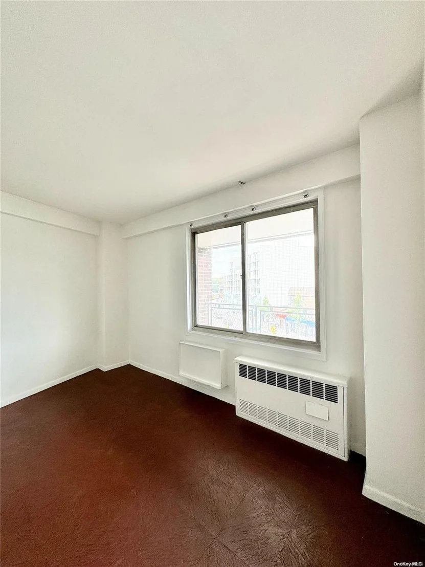 Photo of Unit 4E at 86-15 Broadway