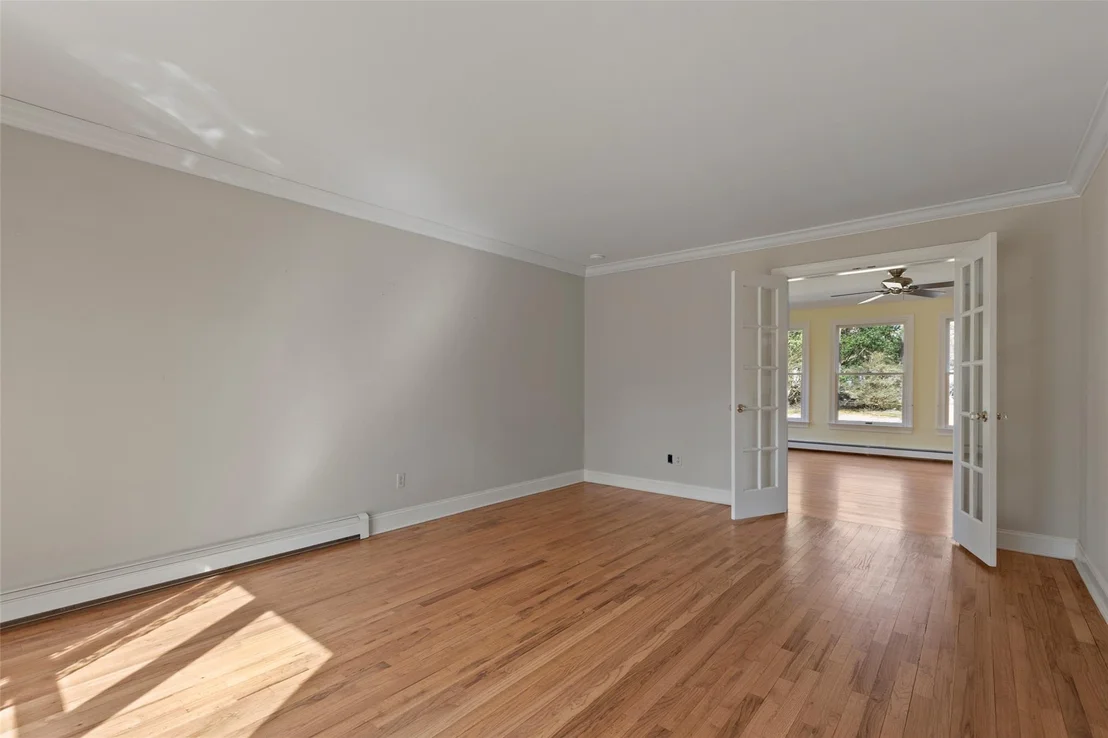 Photo of 7 Locust Avenue