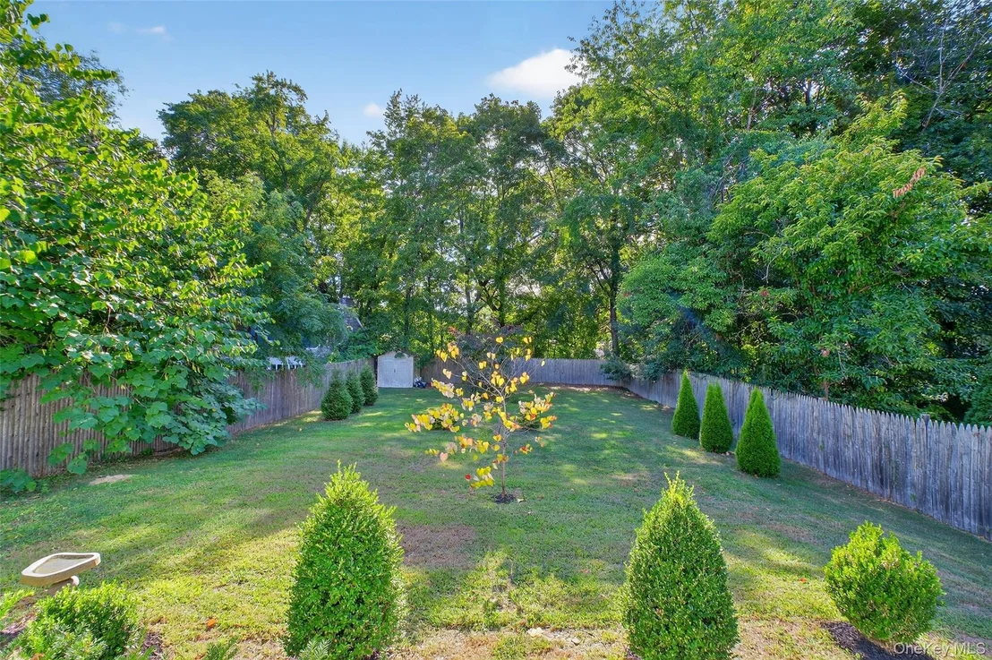 Photo of 105 Buckingham Avenue