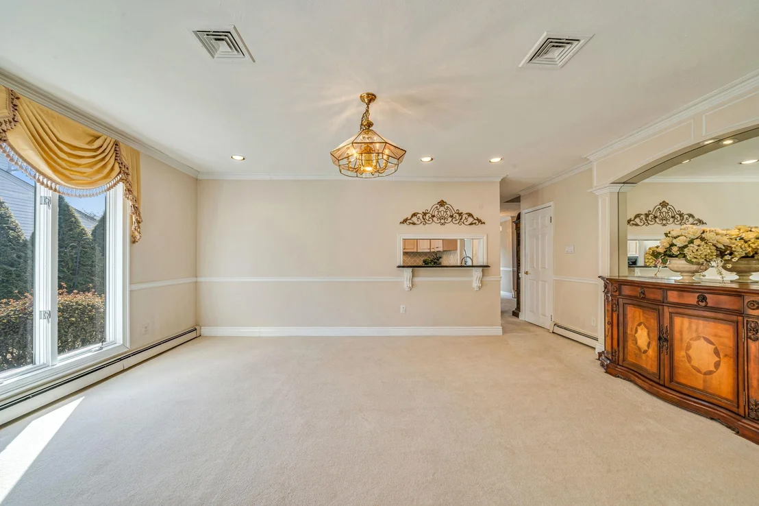 Photo of 33 Lindron Avenue