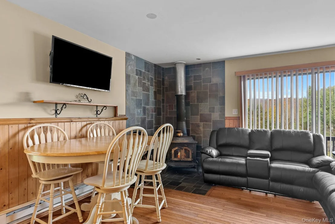 Photo of 515 Magic Mountain Road