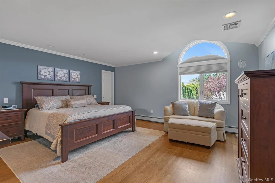 Photo of 340 Woodbridge Lane