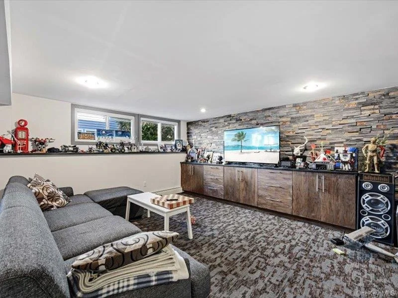 Photo of 844 Flanders Drive