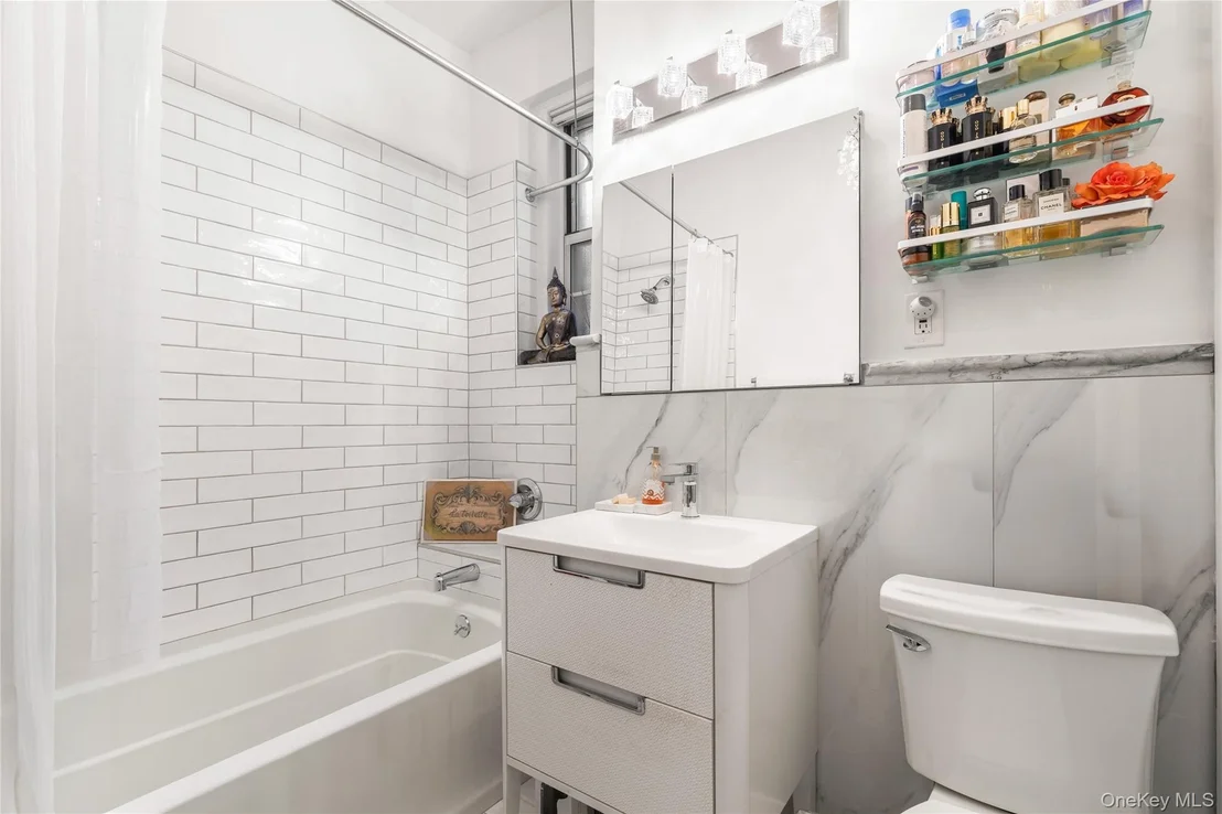 Photo of Unit 1A at 25 Parkview Avenue