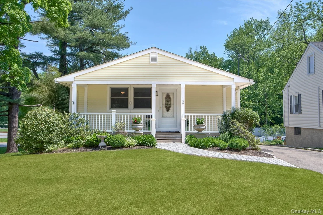 Photo of 121 Parkview Place