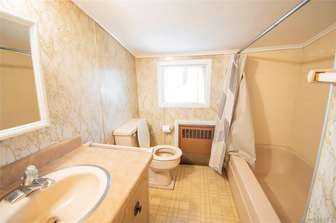 Photo of 2415 Gale Avenue
